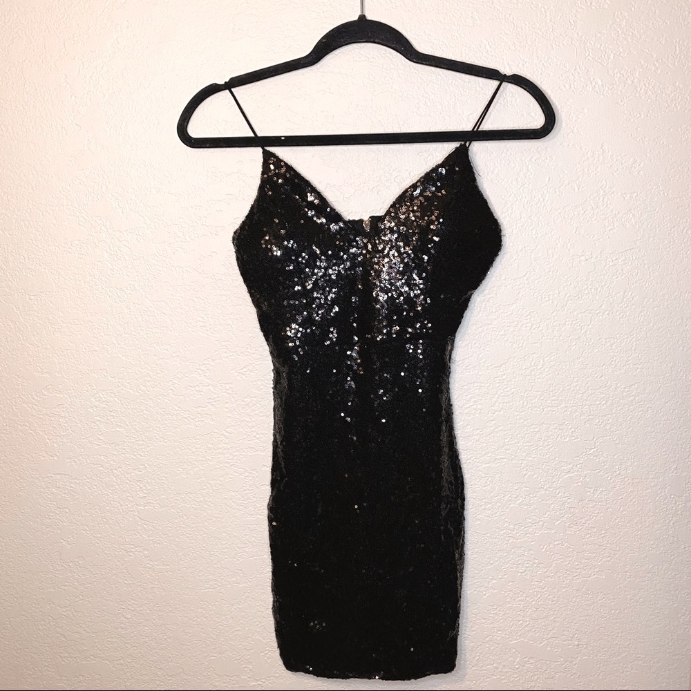 BLACK SEQUINS MINI DRESS